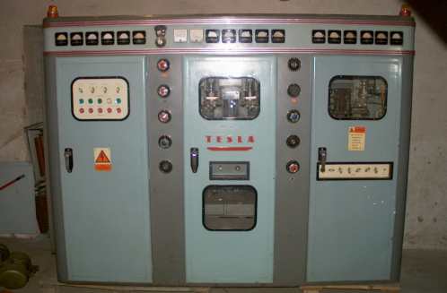 St�edovlnn� vys�la� z 50. let TESLA SRV 3B, expon�t klubovn� sb�rky HR�S